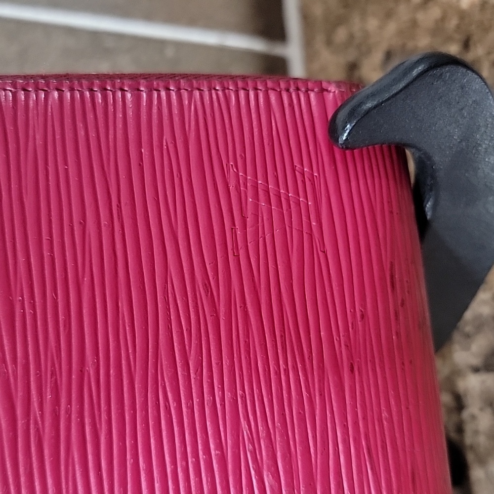 Louis Vuitton Epi Leather Long Wallet - Picture 3 of 16